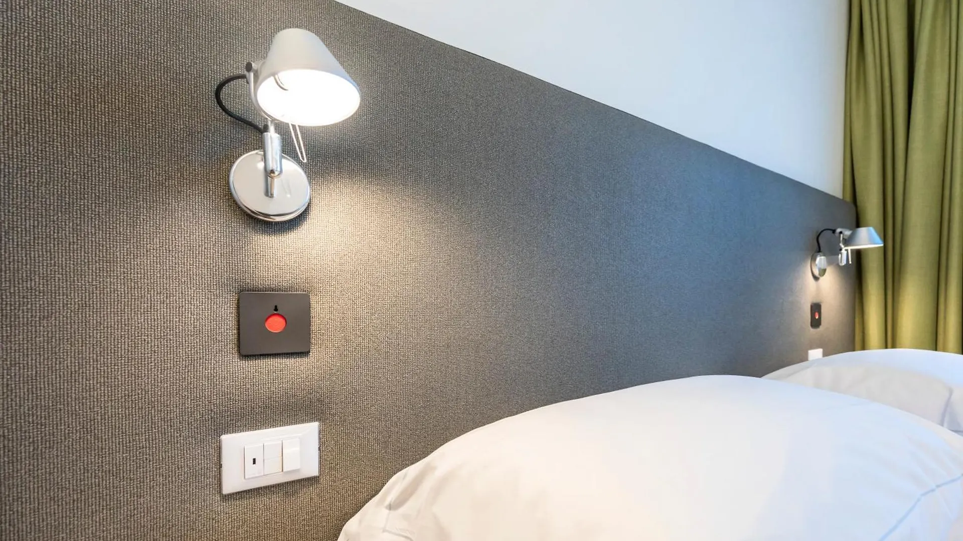 Airport Hotel Bergamo Bagnatica 4*,