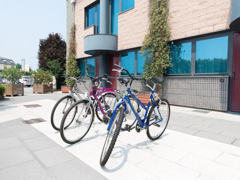 Airport Hotel Bergamo Bagnatica 4*,